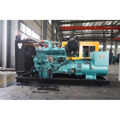 200kw東方紅柴油發(fā)電機組-東方紅6缸柴油機LR6S4L-D柴油發(fā)電機組,缸徑/行程：126/130mm,柴油發(fā)電機組水冷發(fā)動機功率220KW,柴油發(fā)電機組配套馬拉松斯坦福發(fā)電機。廠價直銷歡迎選購：13773399855。