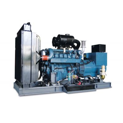 400kw科曼柴油發(fā)電機(jī)組-科曼8缸柴油機(jī)8KMV-505柴油發(fā)電機(jī)組,缸徑/行程：128/142mm,柴油發(fā)電機(jī)組水冷發(fā)動(dòng)機(jī)功率445KW,柴油發(fā)電機(jī)組配套馬拉松斯坦福發(fā)電機(jī)。廠價(jià)直銷歡迎選購：13773399855。