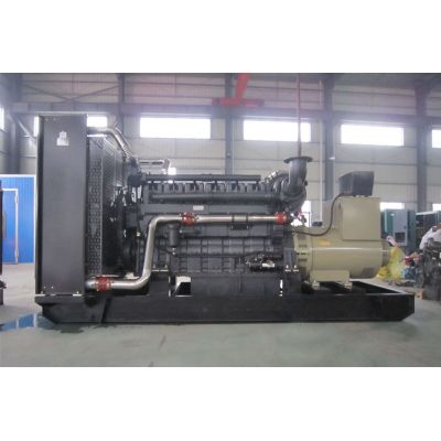 700kw上柴股份柴油發(fā)電機(jī)組-上柴股份6缸柴油機(jī)SC33W990D2柴油發(fā)電機(jī)組,缸徑/行程：180/215mm,柴油發(fā)電機(jī)組水冷發(fā)動機(jī)功率726KW,柴油發(fā)電機(jī)組配套馬拉松斯坦福發(fā)電機(jī)。廠價直銷歡迎選購：13773399855。