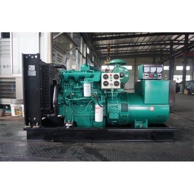 30KW玉柴柴油發(fā)電機(jī)組-玉柴4缸柴油機(jī)YCD4M12D-50,柴油發(fā)電機(jī)組缸徑/行程：100/118mm,柴油發(fā)電機(jī)組水冷發(fā)動(dòng)機(jī)功率39.6KW,柴油發(fā)電機(jī)組配套馬拉松斯坦福發(fā)電機(jī)。廠價(jià)直銷歡迎選購：13773399855。